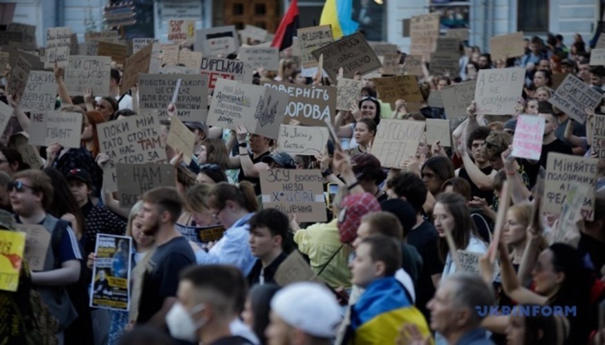 Хроніка п’ятого дня: як розгорталися протести у Києві та містах України