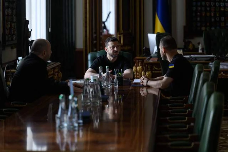 Зеленський розподілив ролі в РНБО між Умєровим і Клименком і готує укази