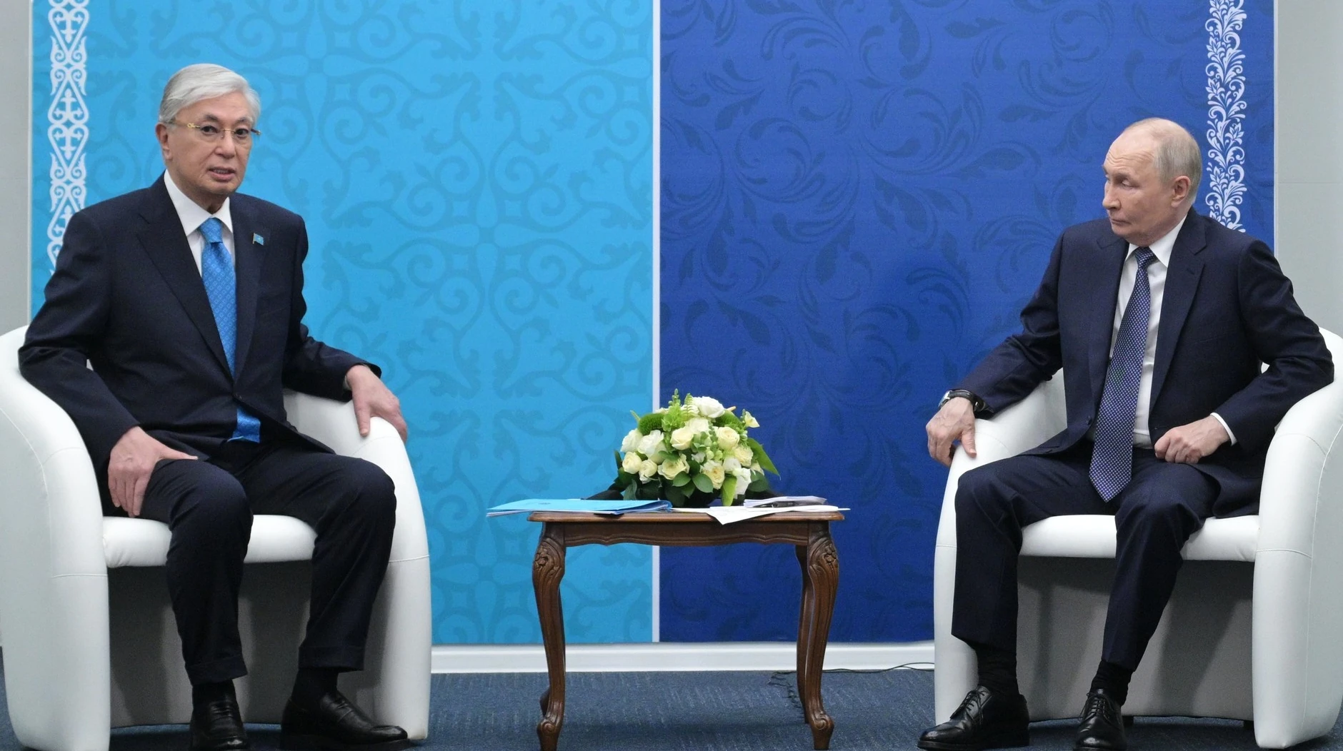 Токаєв закликав Путіна «заморозити» війну проти України та повернутися до «Стамбульської формули 2.0»