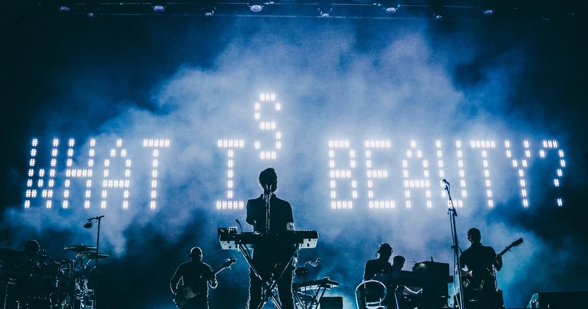 Сінгапур анулював візові заявки учасників Massive Attack після скандалу з прапором